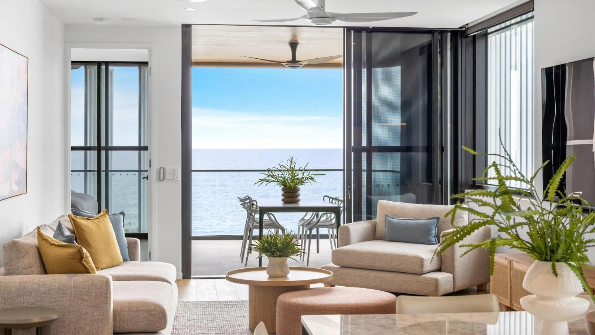 Coolum Beachfront Apartment Αυστραλία